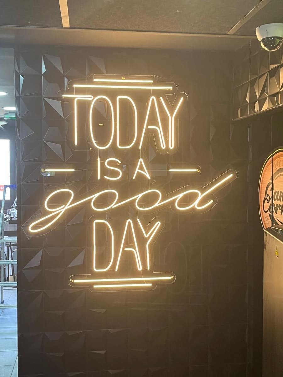 pose enseigne lumineuse magasin facade commerciale installation professionnelle boutique store led neon paris meilleur 14